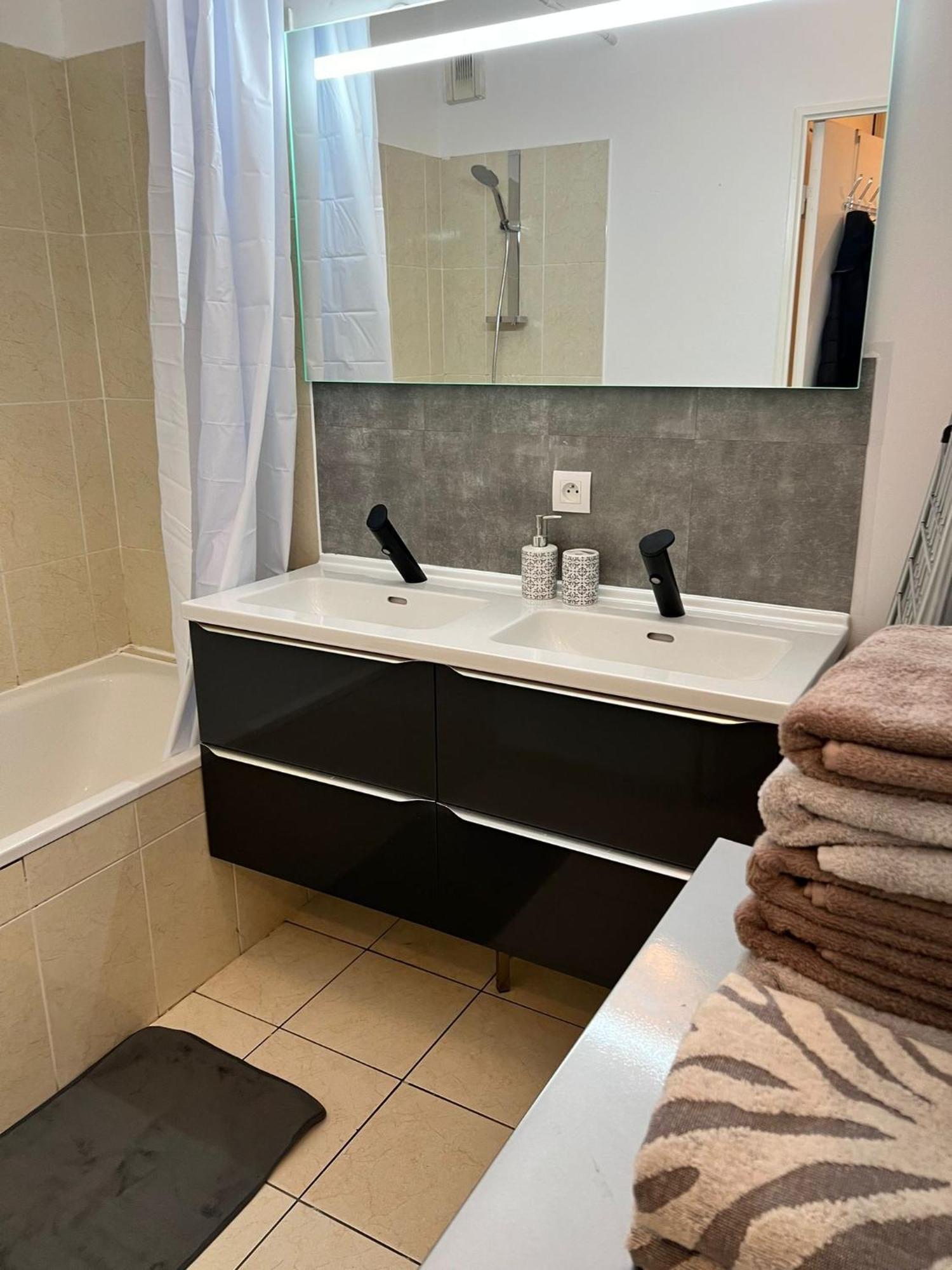 Appartement 5Min Gare Rer Disneyland Paris Val D'Europe La Vallee Village Parking Inclus Монтеврен Экстерьер фото